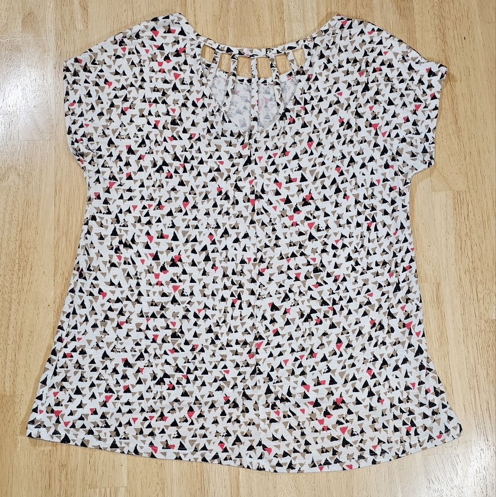 Geometric Print Top - Picture 2 of 9